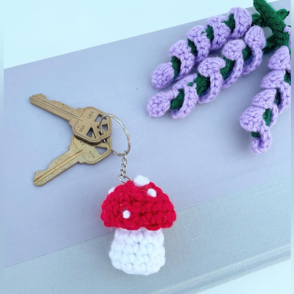 Crochet mushroom keychain 🔑 🧶